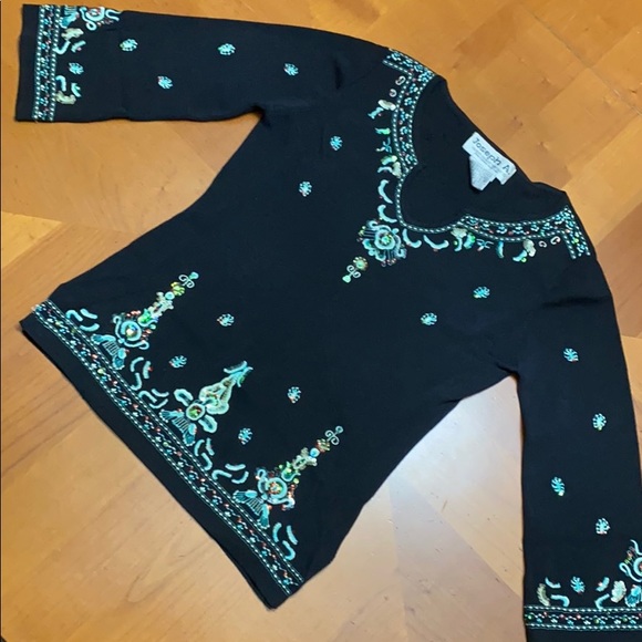 Gorgeous black embroidered top - Picture 1 of 8
